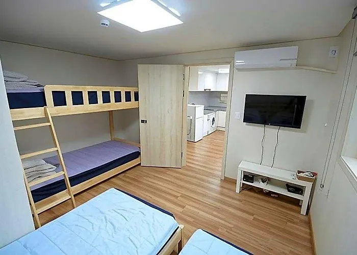 Sunnyhill Hongdae Гостевой дом Сеул